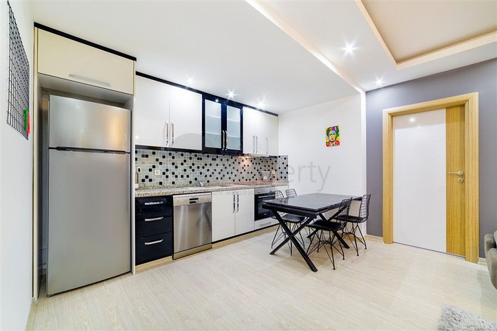 Меблированная трехкомнатная квартира в комплексе с богатой инфраструктурой