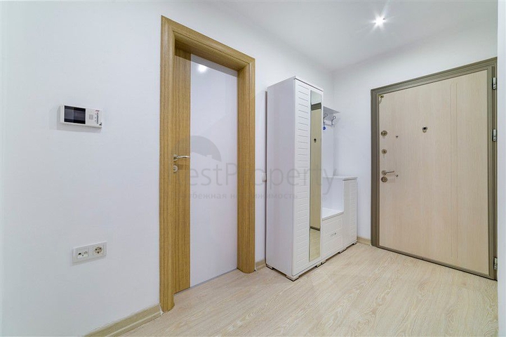 Меблированная трехкомнатная квартира в комплексе с богатой инфраструктурой