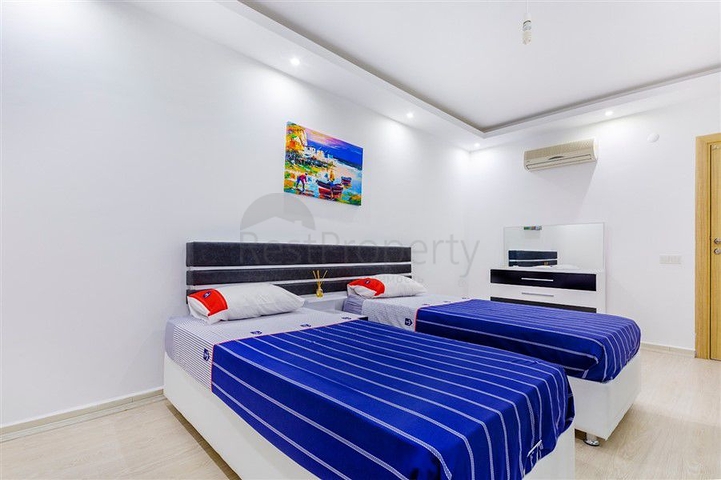 Меблированная трехкомнатная квартира в комплексе с богатой инфраструктурой