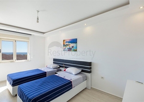 Меблированная трехкомнатная квартира в комплексе с богатой инфраструктурой