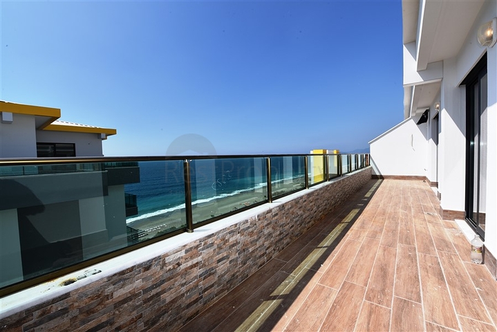 Большой пентхаус с видом на море