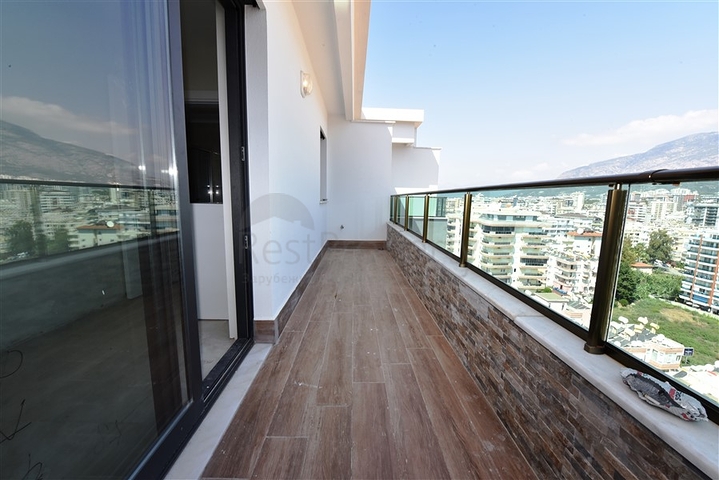 Большой пентхаус с видом на море