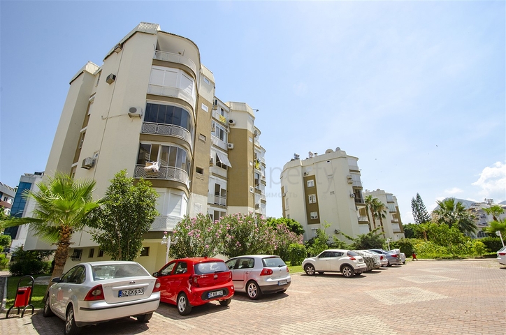 Квартира 1+1 с мебелью в 5 минутах от моря в Анталии