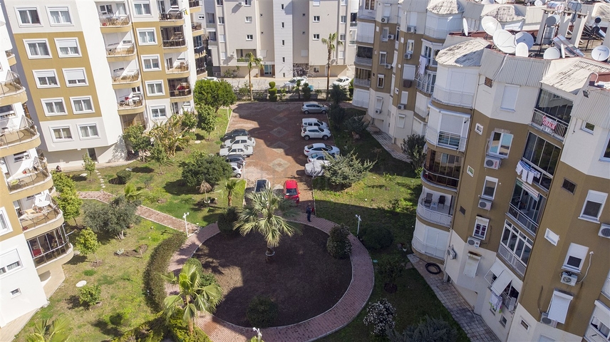 Квартира 1+1 с мебелью в 5 минутах от моря в Анталии