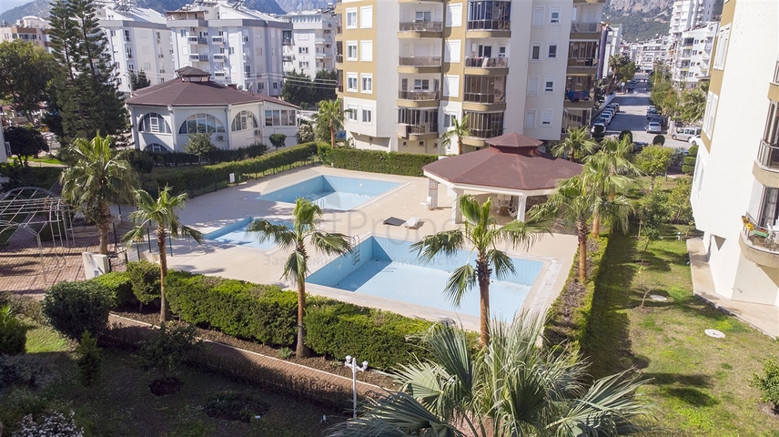 Квартира 1+1 с мебелью в 5 минутах от моря в Анталии