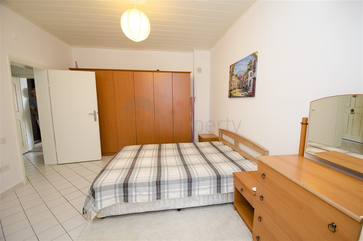 Квартира 1+1 с мебелью в 5 минутах от моря в Анталии