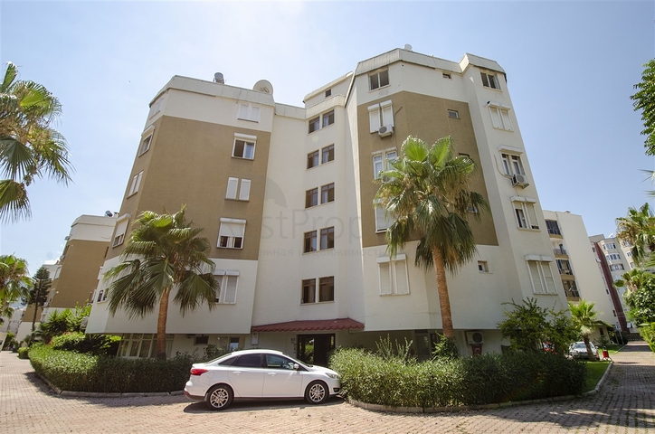 Квартира 1+1 с мебелью в 5 минутах от моря в Анталии