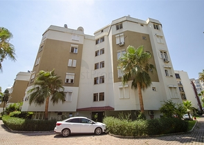 Квартира 1+1 с мебелью в 5 минутах от моря в Анталии