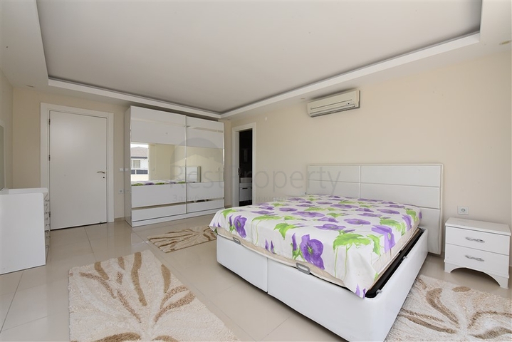 Меблированный пентхаус 3+1