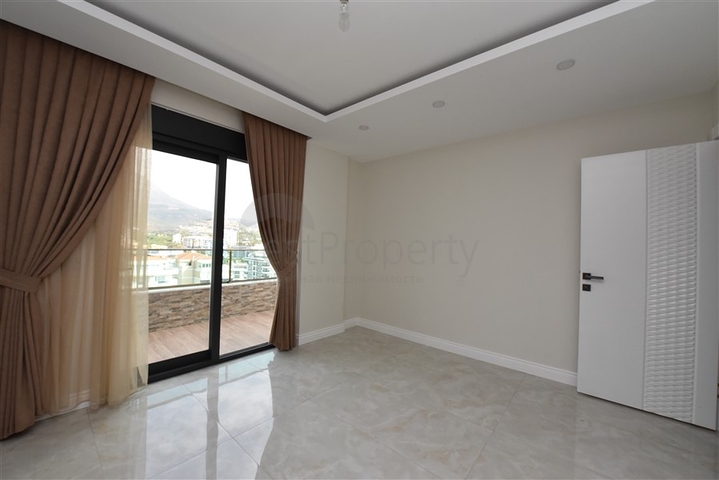 Просторный пентхаус на первой береговой линии 