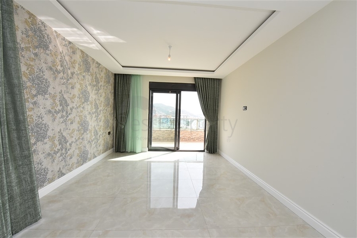 Просторный пентхаус на первой береговой линии 