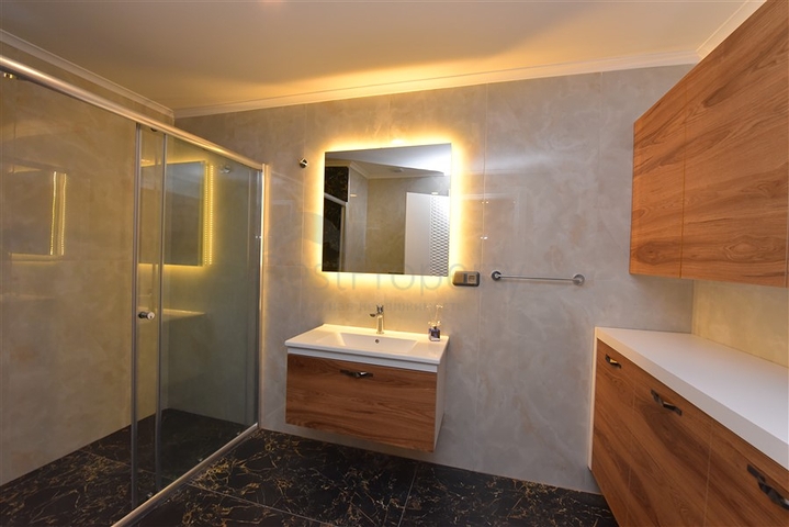 Просторный пентхаус на первой береговой линии 