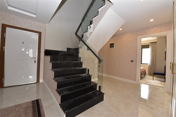 Просторный пентхаус на первой береговой линии 