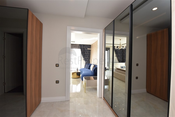 Просторный пентхаус на первой береговой линии 