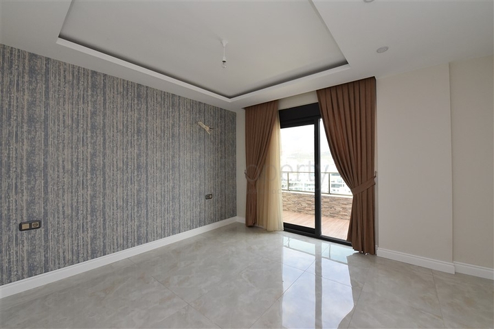 Просторный пентхаус на первой береговой линии 