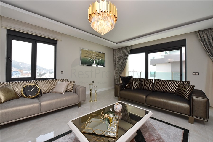 Просторный пентхаус на первой береговой линии 