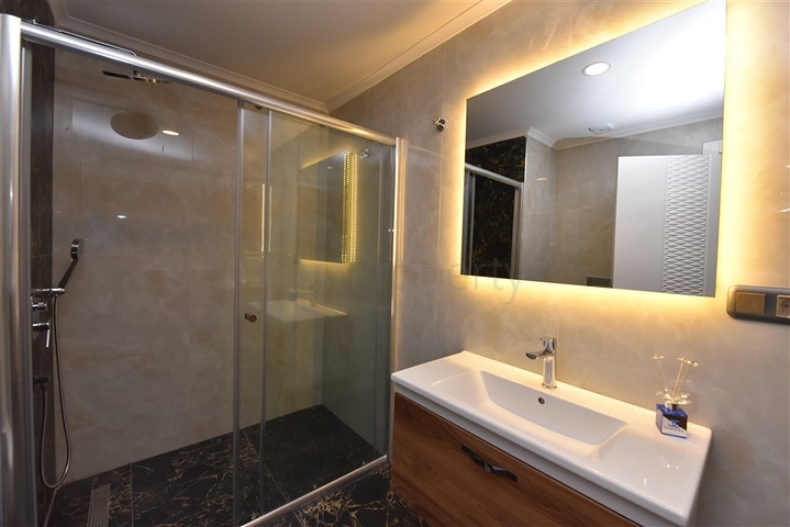 Просторный пентхаус на первой береговой линии 