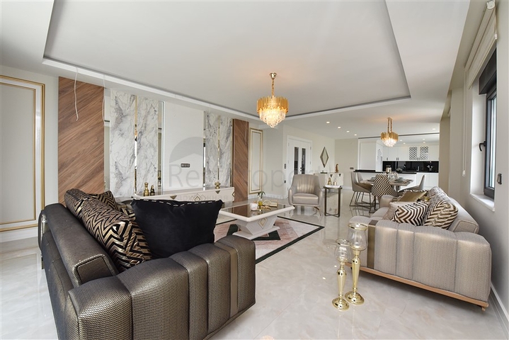 Просторный пентхаус на первой береговой линии 