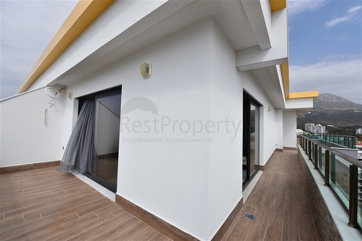 Просторный пентхаус на первой береговой линии 