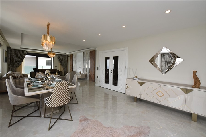 Просторный пентхаус на первой береговой линии 