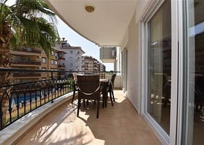 Двухкомнатная квартира 1+1 в центре района Оба рядом с городской инфраструктурой