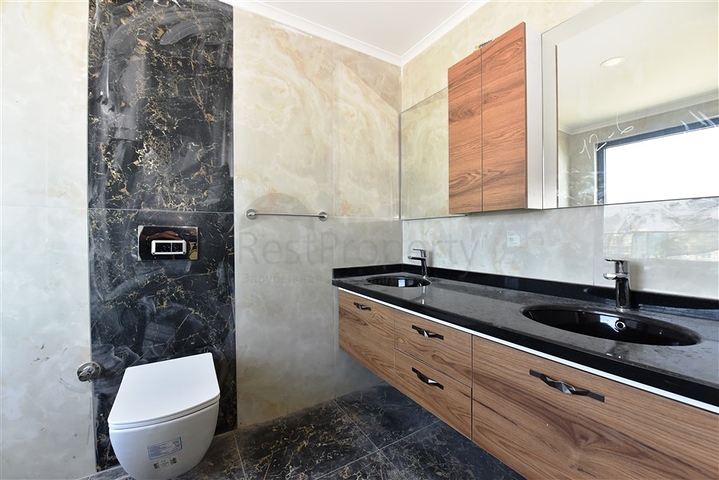 Пентхаус с видом на лазурное  море