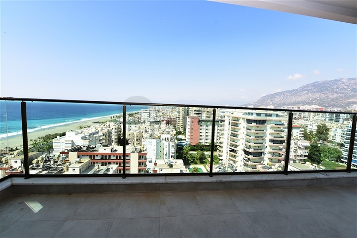 Пентхаус с видом на лазурное  море