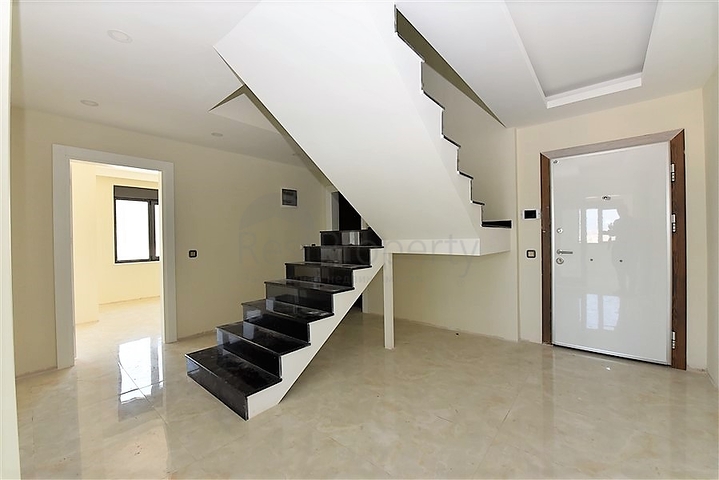 Пентхаус с видом на лазурное  море