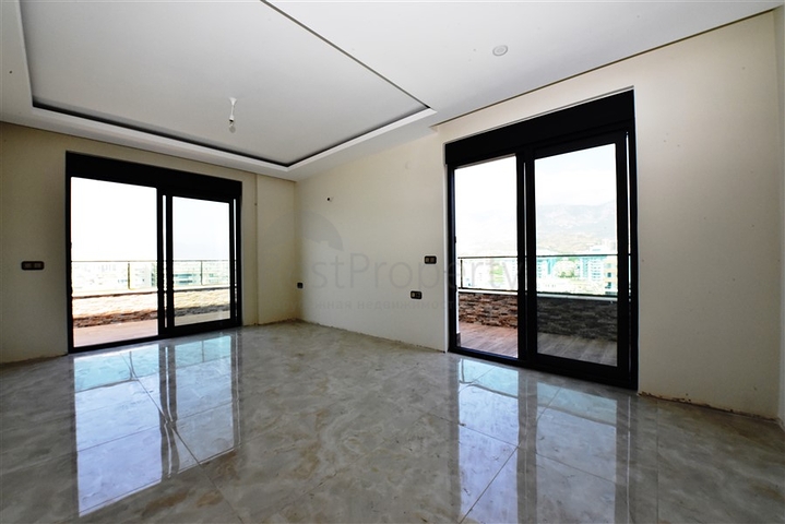 Пентхаус с видом на лазурное  море