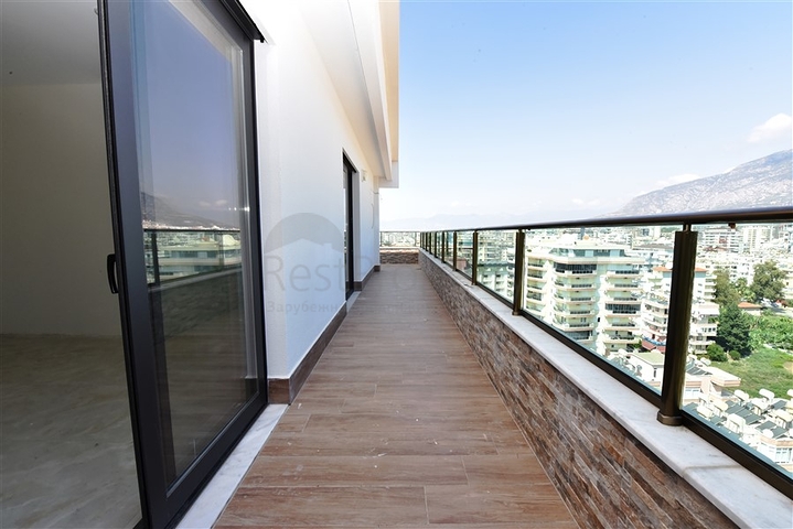 Пентхаус с видом на лазурное  море