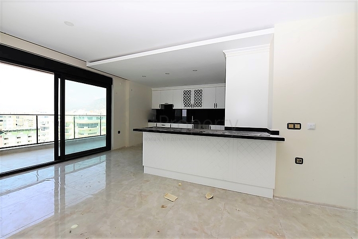 Пентхаус с видом на лазурное  море