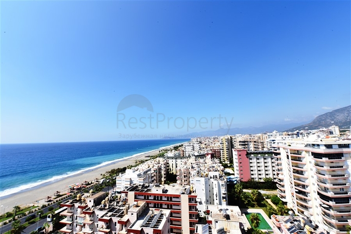 Пентхаус с видом на лазурное  море