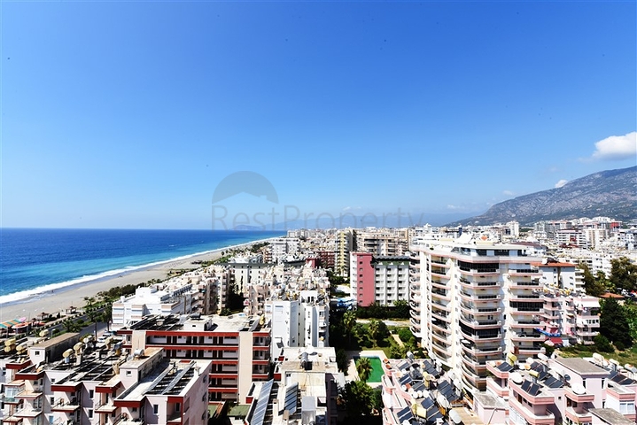 Пентхаус с видом на лазурное  море