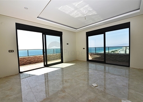 Пентхаус с видом на лазурное  море