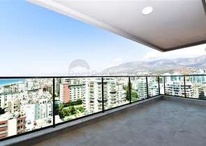 Пентхаус с видом на лазурное  море