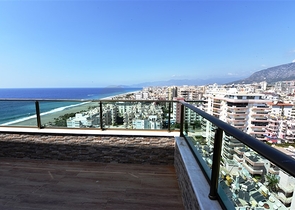 Пентхаус с видом на лазурное  море