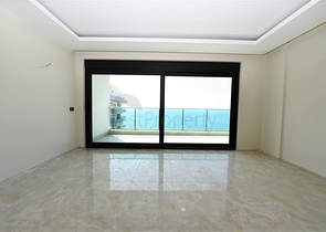 Пентхаус с видом на лазурное  море