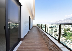 Пентхаус с видом на лазурное  море