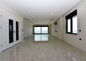 Пентхаус с видом на лазурное  море