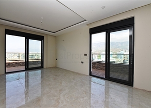 Пентхаус с видом на лазурное  море