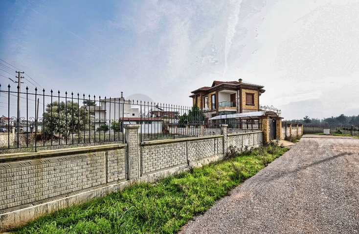 Вилла 4+1 в Нибелире Дошемеальты Анталья