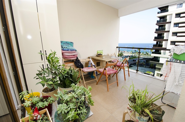 Просторная квартира 3+1 с видом на море в Коньялты