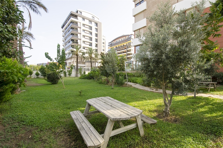 Просторная квартира 3+1 с видом на море в Коньялты