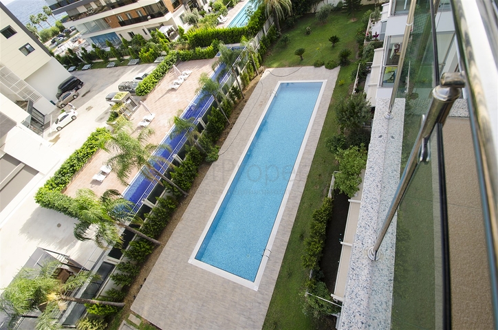 Просторная квартира 3+1 с видом на море в Коньялты