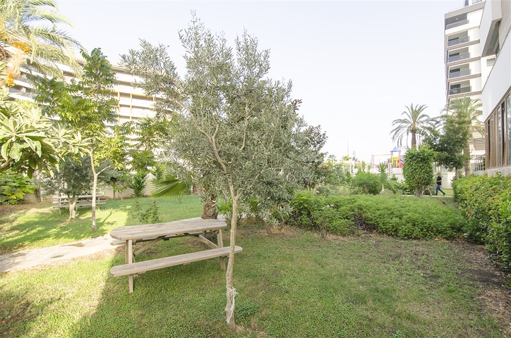 Просторная квартира 3+1 с видом на море в Коньялты