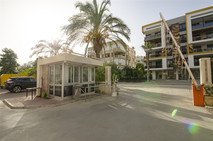 Просторная квартира 3+1 с видом на море в Коньялты