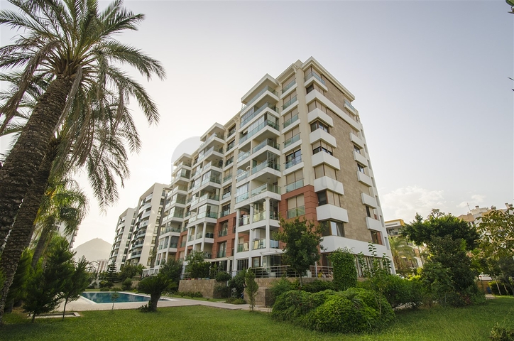 Просторная квартира 3+1 с видом на море в Коньялты