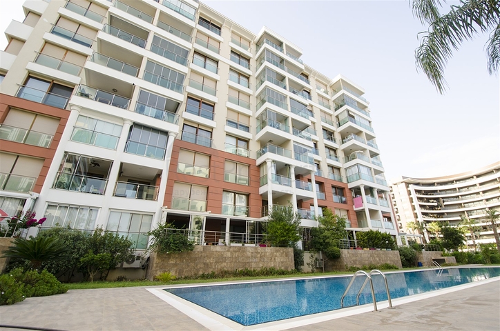 Просторная квартира 3+1 с видом на море в Коньялты