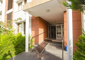 Просторная квартира 3+1 с видом на море в Коньялты