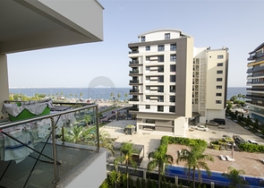 Просторная квартира 3+1 с видом на море в Коньялты